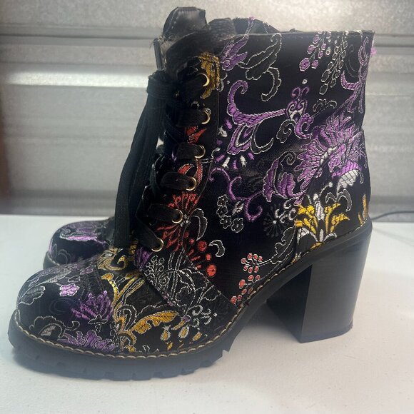 Steve Madden Shoes - Steve Madden Black Purple Floral Embroidered Lace Up Block Heel Combat Boots 8